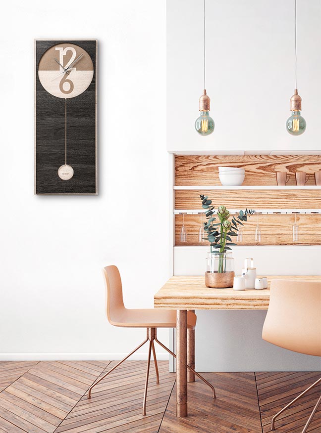 Orologio da parete VES in legno inciso design moderno finto pendolo bicolore nero e legno made in italy