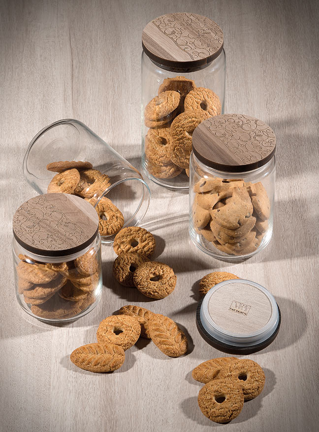 Barattoli in vetro con tappo in legno inciso decorato made in italy VES