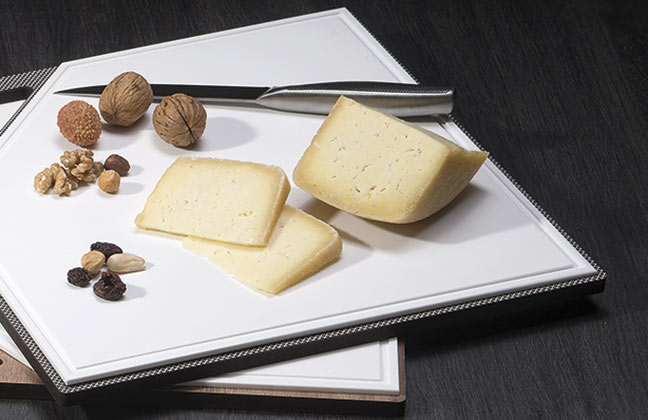 VES tagliere design moderno in Krion K-Life e base in legno inciso made in italy