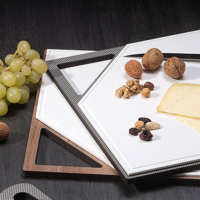 VES tagliere design moderno in Krion K-Life e base in legno inciso made in italy