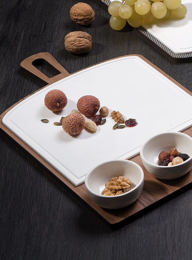 VES tagliere design moderno in Krion K-Life e base in legno inciso made in italy